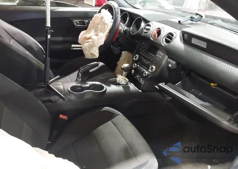 2015 Ford Mustang V6 z USA, uszkodzony, nr VIN 1FATP8EM7F5377638